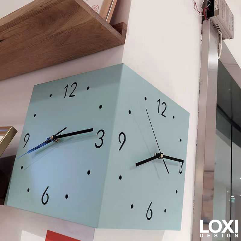 LoxiDesign™ Corner Clock